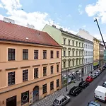 Unique Old Town 2Br Oasis With Sofa Bed