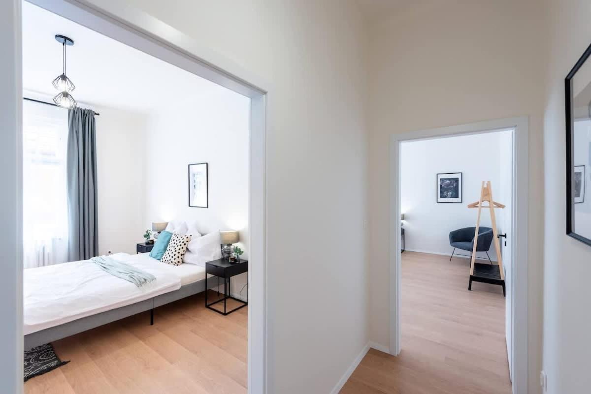 Unique Old Town 2br Oasis With Sofa Bed *