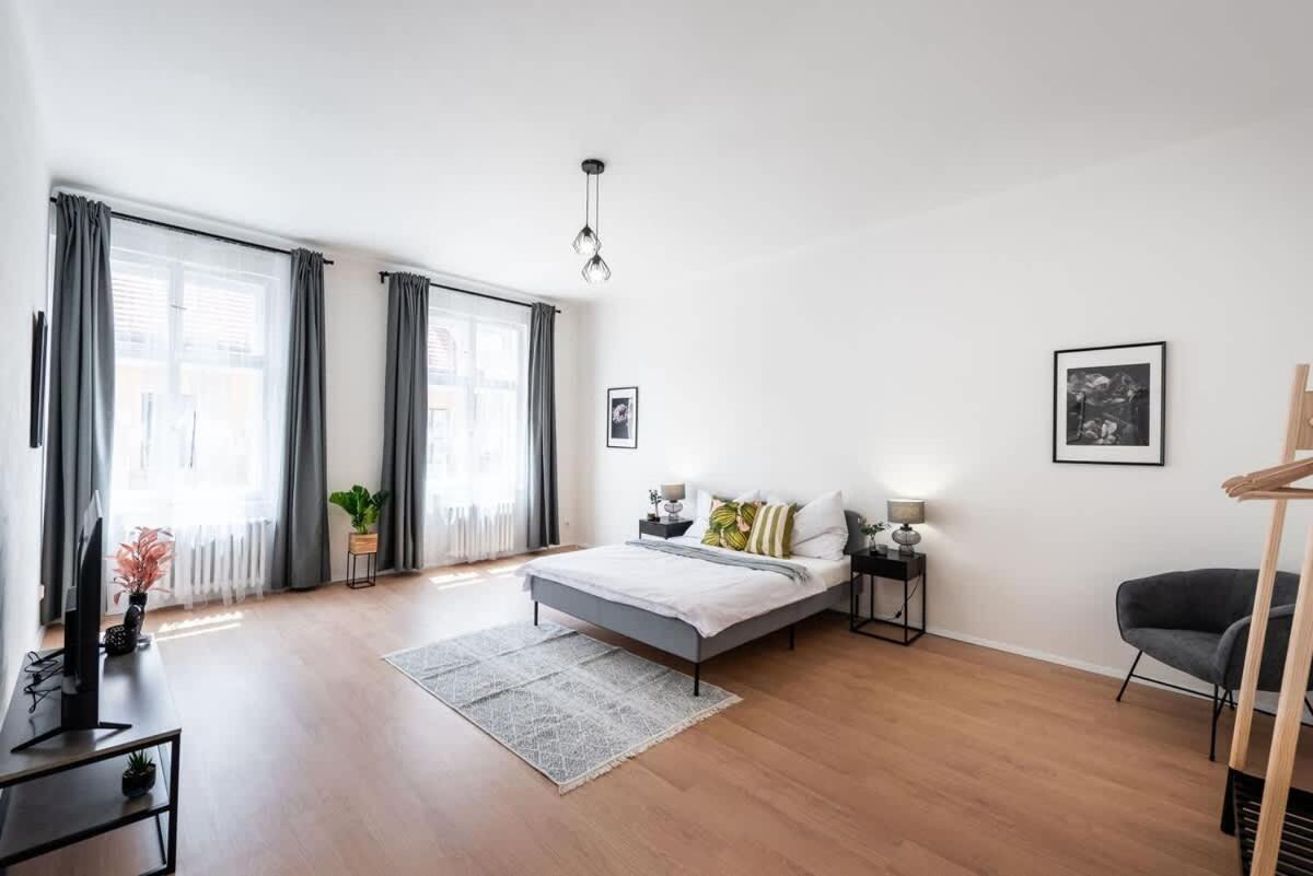 Appartamento Unique Old Town 2br Oasis With Sofa Bed