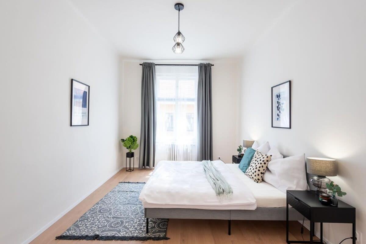 Appartamento Unique Old Town 2br Oasis With Sofa Bed